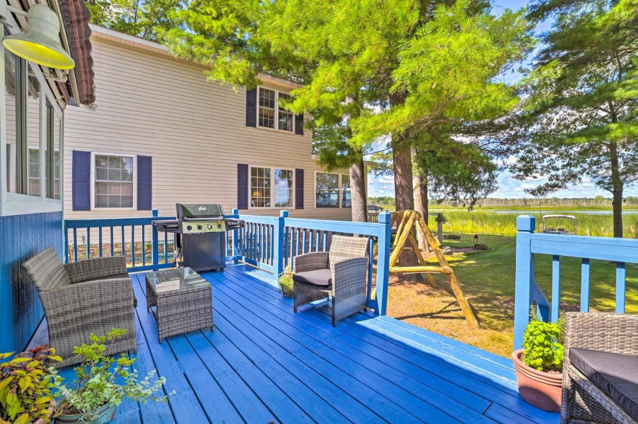 East Tawas Lakefront Getaway With Kayaks And Deck Екстер'єр фото