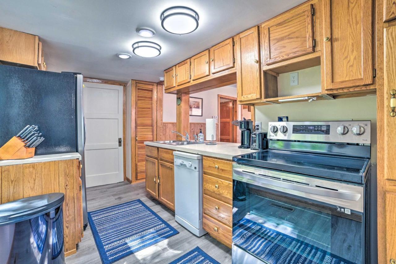 East Tawas Lakefront Getaway With Kayaks And Deck Екстер'єр фото