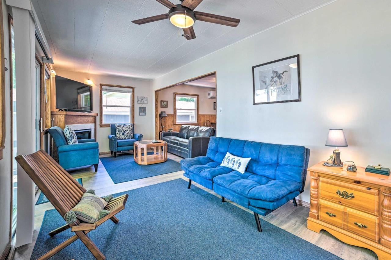 East Tawas Lakefront Getaway With Kayaks And Deck Екстер'єр фото