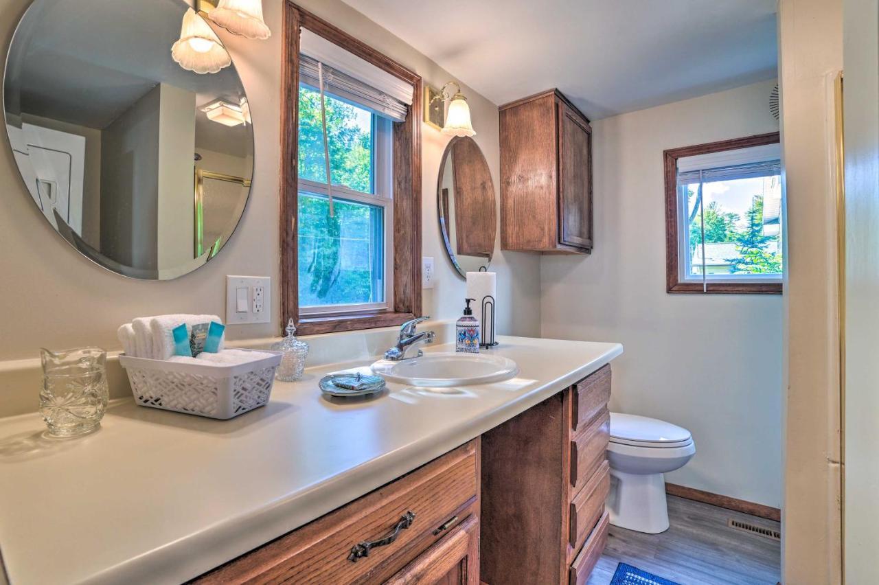 East Tawas Lakefront Getaway With Kayaks And Deck Екстер'єр фото
