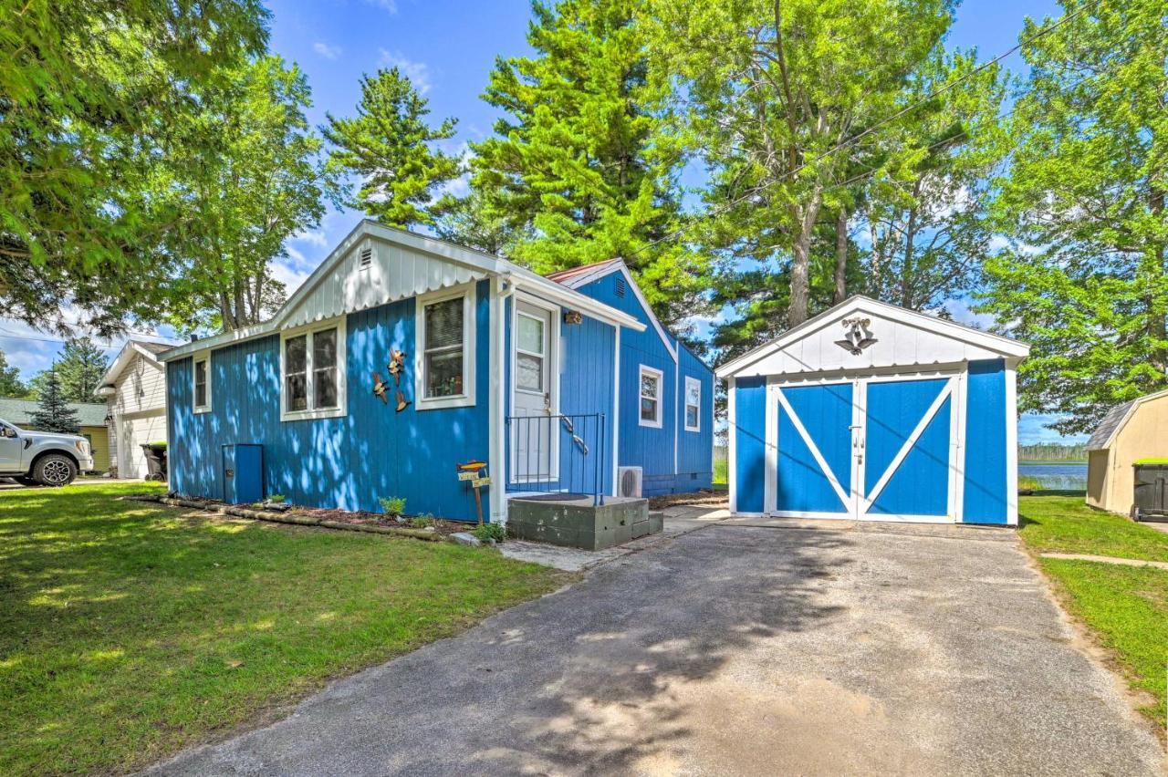 East Tawas Lakefront Getaway With Kayaks And Deck Екстер'єр фото
